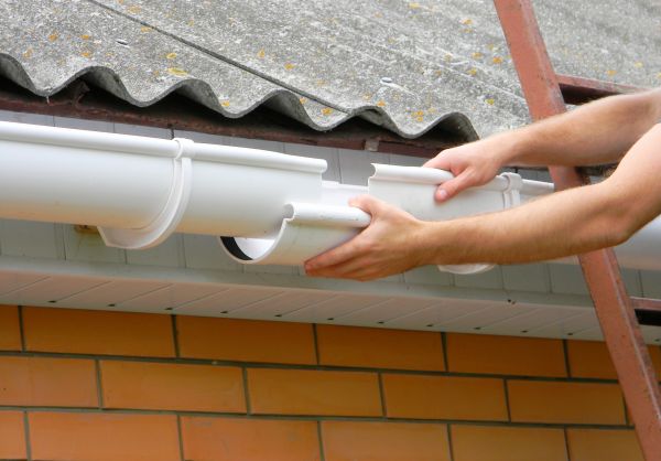 Gutter Hanging in Longmont